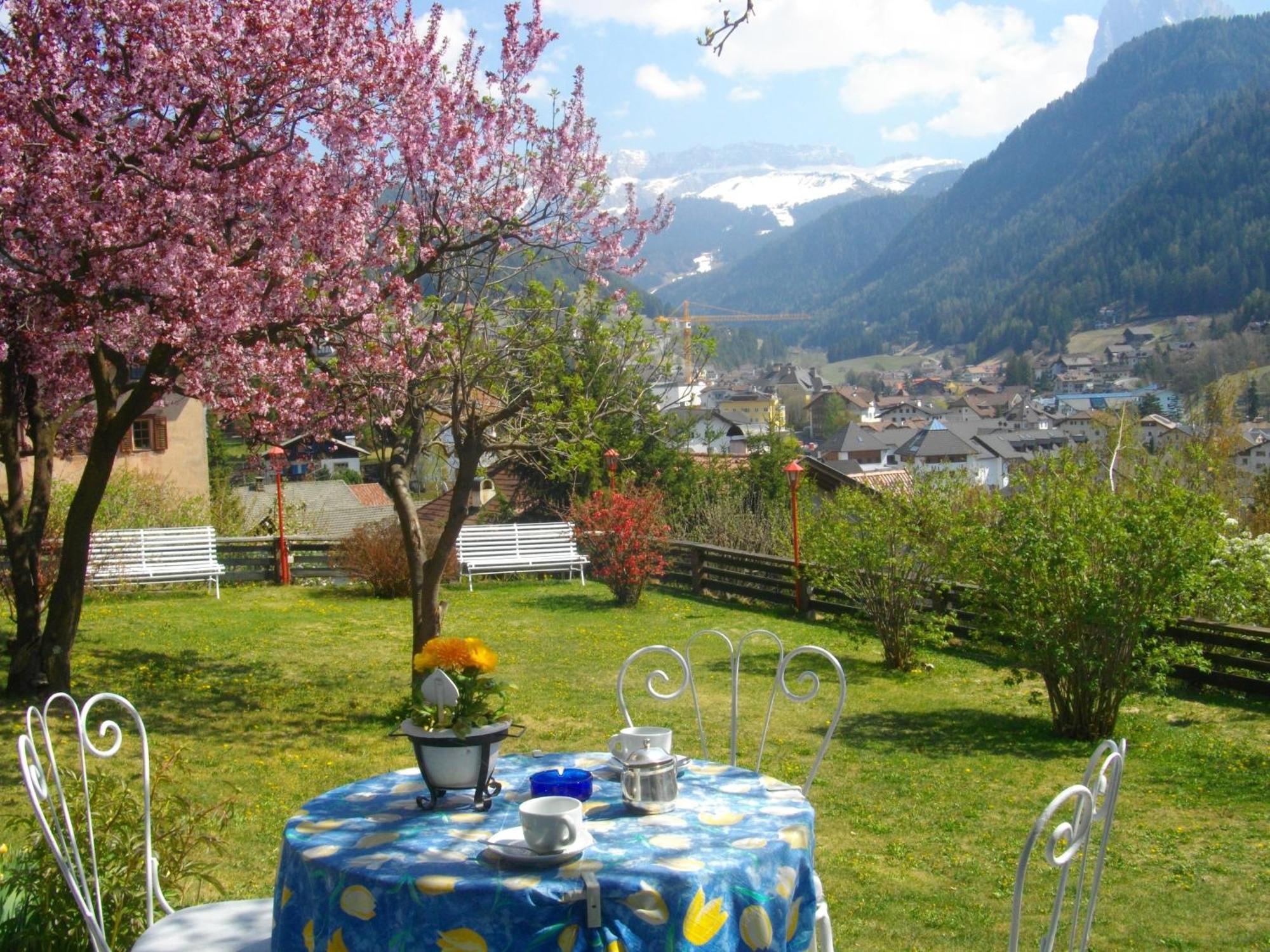 Hotel Villa Emilia Ortisei Exterior foto